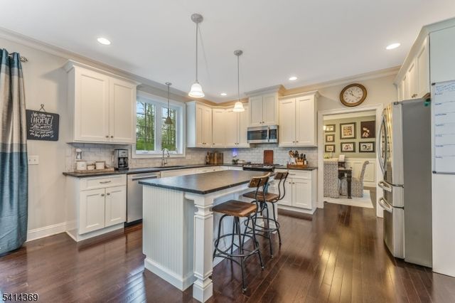 40 Quakertown Rd, Franklin Twp., NJ 08867