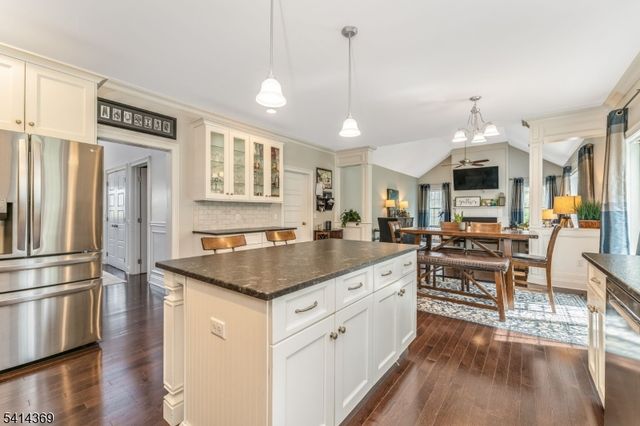 40 Quakertown Rd, Franklin Twp., NJ 08867