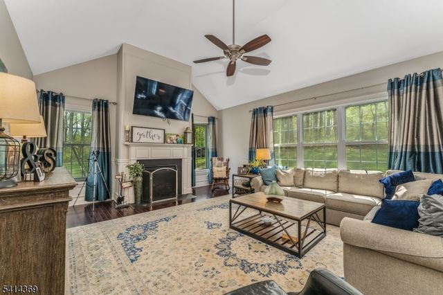 40 Quakertown Rd, Franklin Twp., NJ 08867