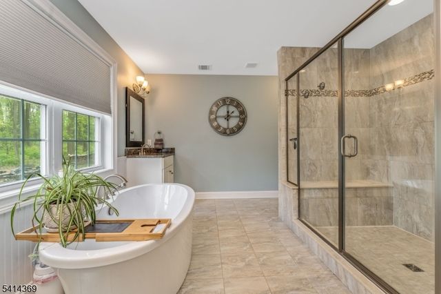 40 Quakertown Rd, Franklin Twp., NJ 08867