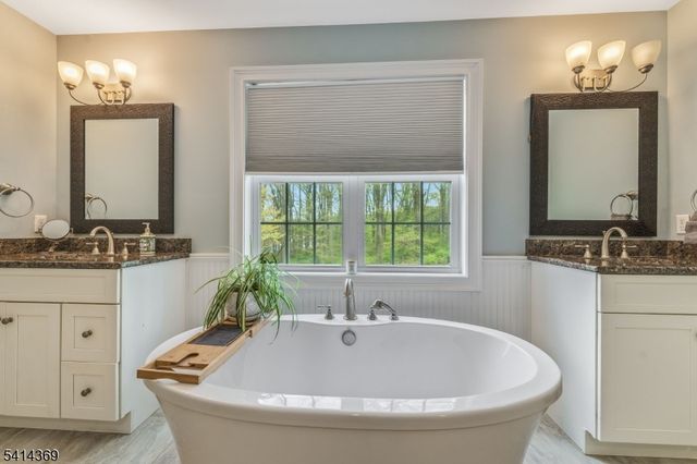 40 Quakertown Rd, Franklin Twp., NJ 08867