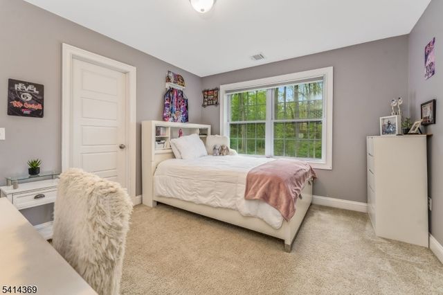 40 Quakertown Rd, Franklin Twp., NJ 08867