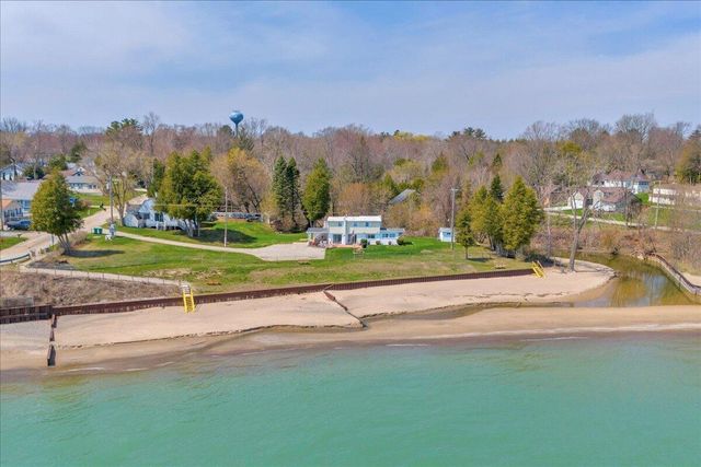 7226 Lakeview Drive, Lexington, MI 48450