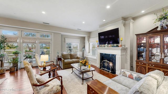 1409 Mockingbird Terrace Dr, UNIT 104, Louisville, KY 40207