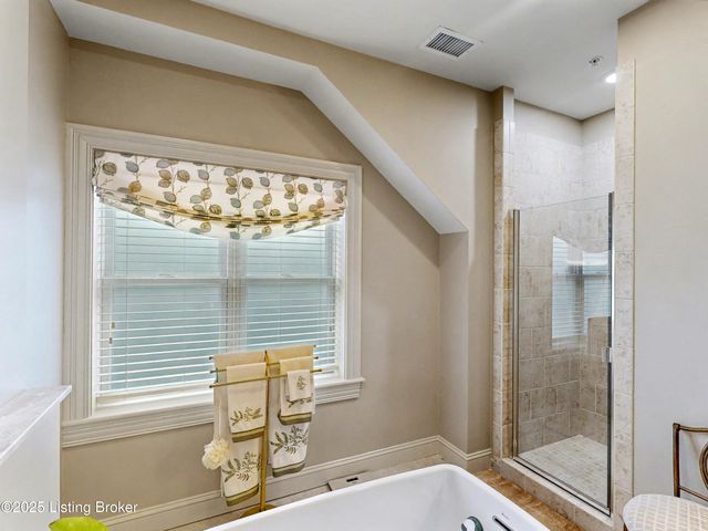 1409 Mockingbird Terrace Dr, UNIT 104, Louisville, KY 40207