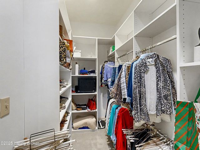 1409 Mockingbird Terrace Dr, UNIT 104, Louisville, KY 40207