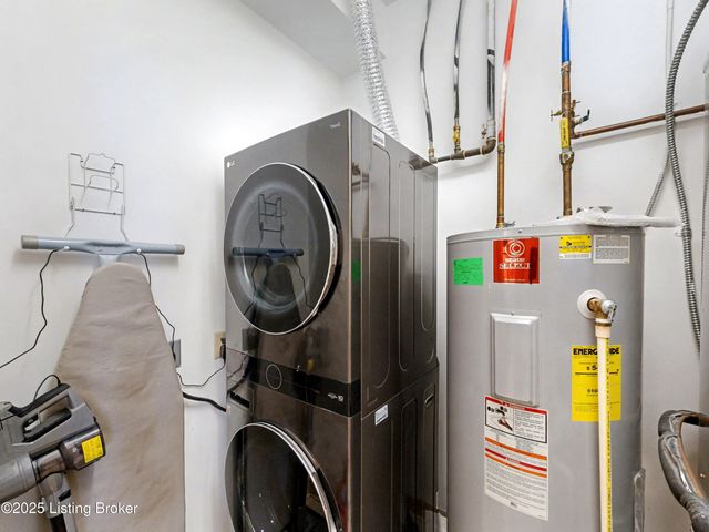 1409 Mockingbird Terrace Dr, UNIT 104, Louisville, KY 40207