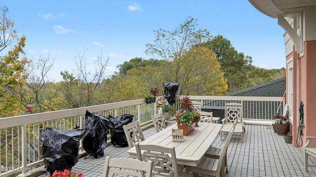 1409 Mockingbird Terrace Dr, UNIT 104, Louisville, KY 40207