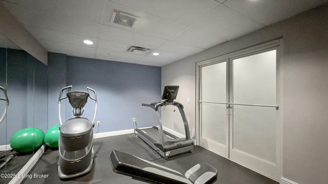 1409 Mockingbird Terrace Dr, UNIT 104, Louisville, KY 40207