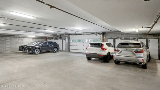 1409 Mockingbird Terrace Dr, UNIT 104, Louisville, KY 40207