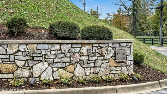 1409 Mockingbird Terrace Dr, UNIT 104, Louisville, KY 40207