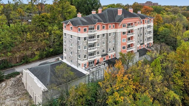 1409 Mockingbird Terrace Dr, UNIT 104, Louisville, KY 40207