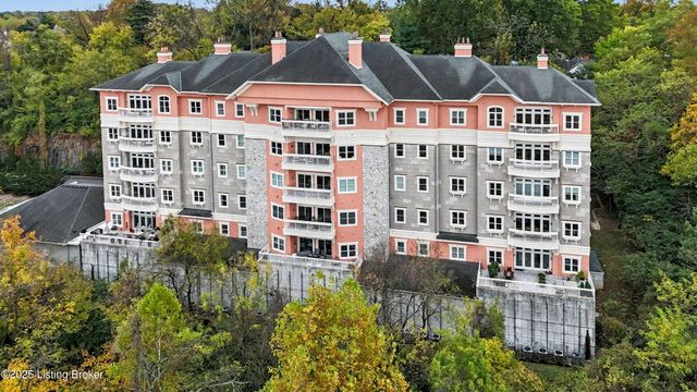 1409 Mockingbird Terrace Dr, UNIT 104, Louisville, KY 40207