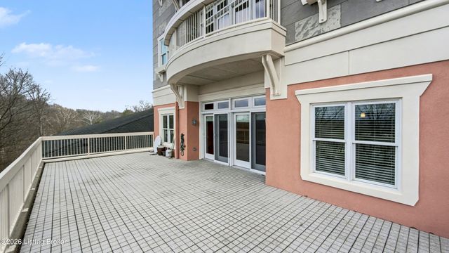 1409 Mockingbird Terrace Dr UNIT 104, Louisville, KY 40207