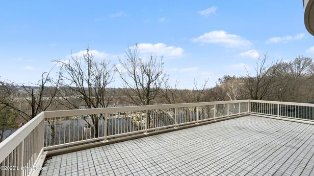 1409 Mockingbird Terrace Dr UNIT 104, Louisville, KY 40207