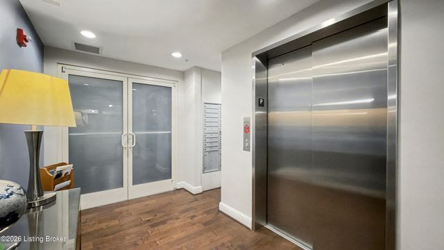 1409 Mockingbird Terrace Dr UNIT 104, Louisville, KY 40207