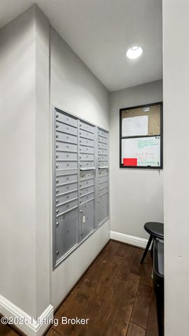 1409 Mockingbird Terrace Dr UNIT 104, Louisville, KY 40207