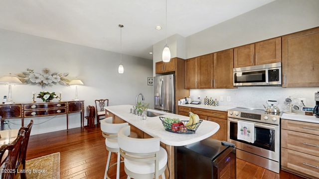 1409 Mockingbird Terrace Dr, UNIT 104, Louisville, KY 40207