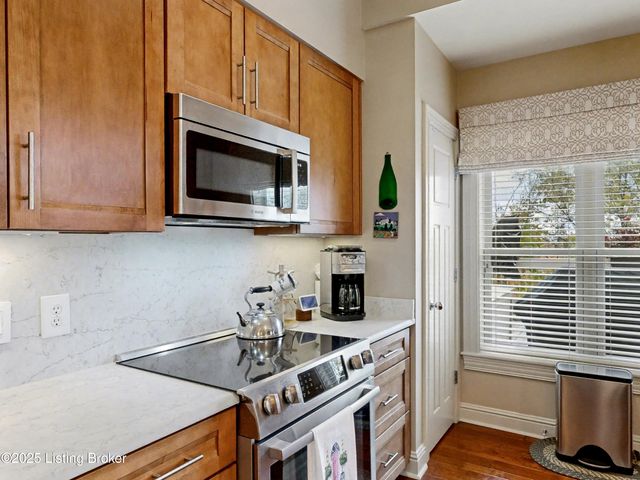 1409 Mockingbird Terrace Dr, UNIT 104, Louisville, KY 40207