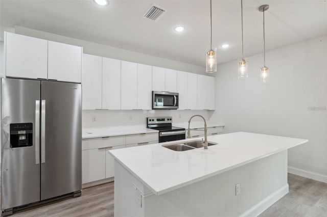 732 W MACROY PLACE, Dunnellon, FL 34434