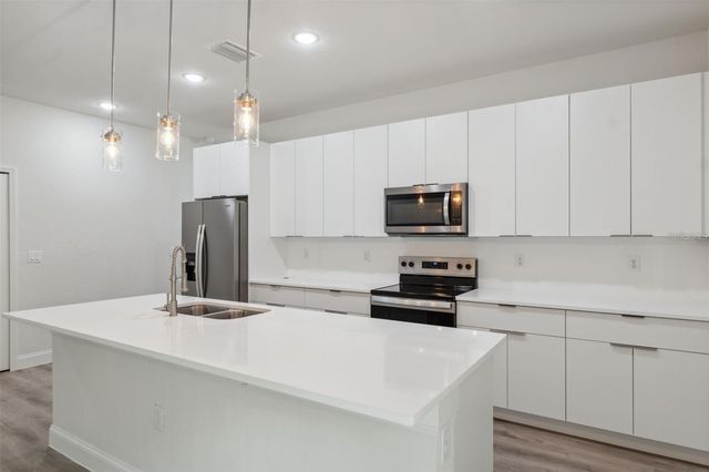 732 W MACROY PLACE, Dunnellon, FL 34434