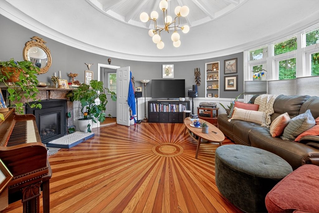17 Dent St 1, Boston, MA 02132