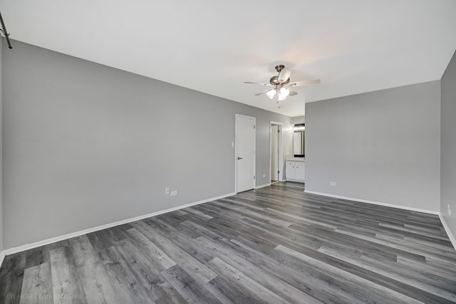 103 Red Barn Road 103, Matteson, IL 60443