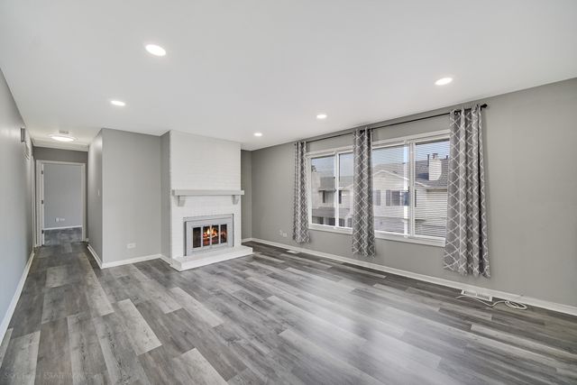 103 Red Barn Road 103, Matteson, IL 60443