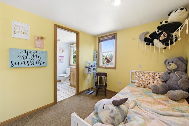 318 13th Avenue N, South Saint Paul, MN 55075
