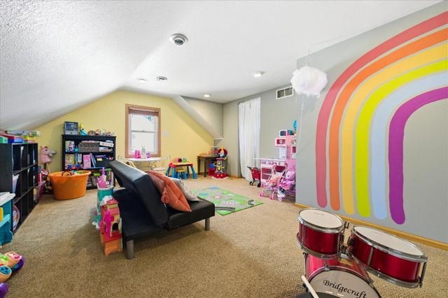 318 13th Avenue N, South Saint Paul, MN 55075
