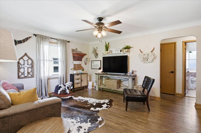 318 13th Avenue N, South Saint Paul, MN 55075