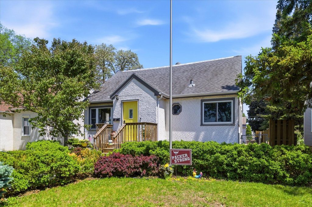 318 13th Avenue N, South Saint Paul, MN 55075