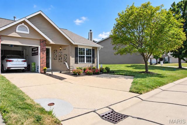 1268 Shirley Ridge Drive D, St Charles, MO 63304