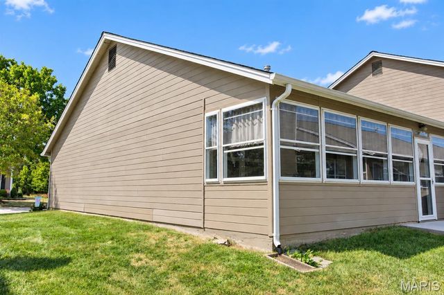 1268 Shirley Ridge Drive D, St Charles, MO 63304