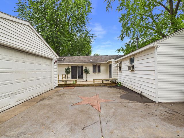 2940 Sumter Avenue S, Saint Louis Park, MN 55426
