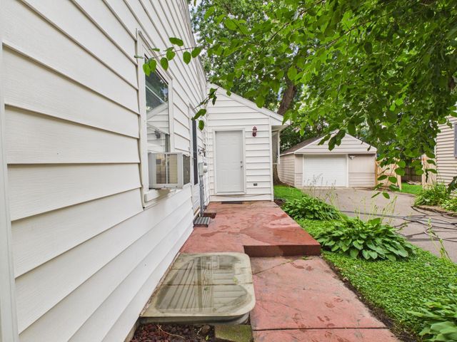 2940 Sumter Avenue S, Saint Louis Park, MN 55426