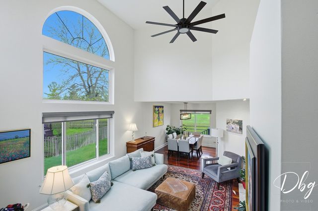 2225 N Old Pond Court, Round Lake Beach, IL 60073