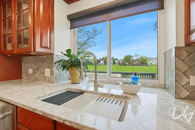 2225 N Old Pond Court, Round Lake Beach, IL 60073