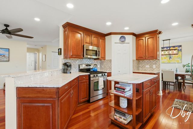 2225 N Old Pond Court, Round Lake Beach, IL 60073