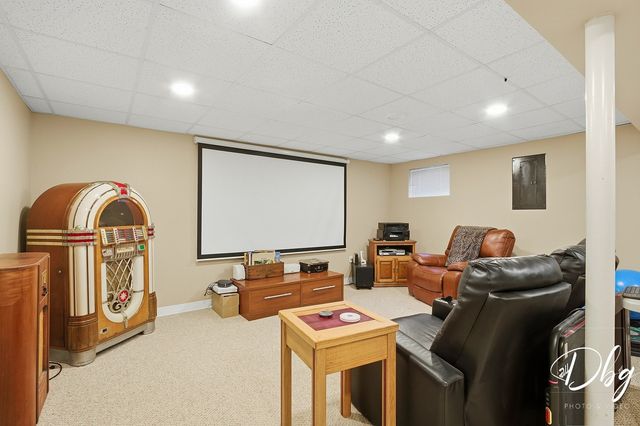 2225 N Old Pond Court, Round Lake Beach, IL 60073