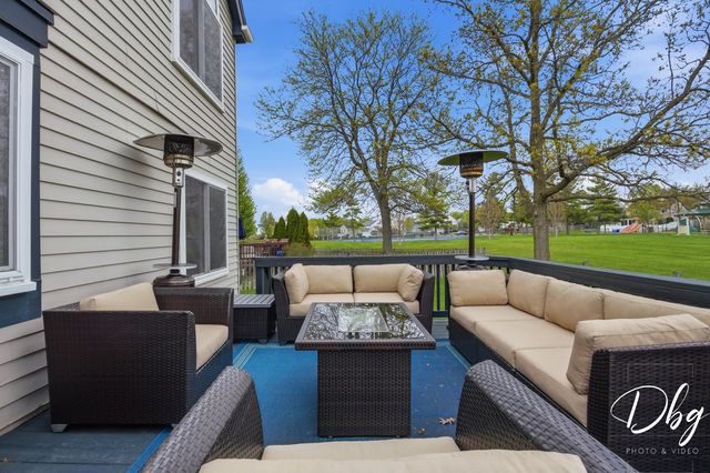 2225 N Old Pond Court, Round Lake Beach, IL 60073