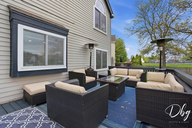2225 N Old Pond Court, Round Lake Beach, IL 60073
