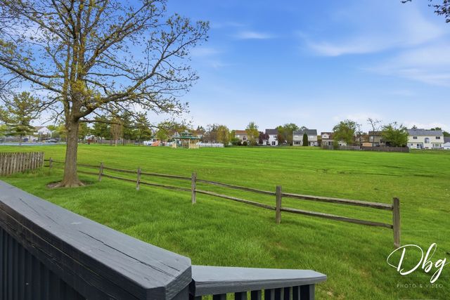 2225 N Old Pond Court, Round Lake Beach, IL 60073