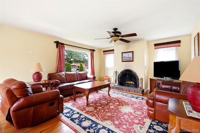 88 Central Avenue, Amityville, NY 11701
