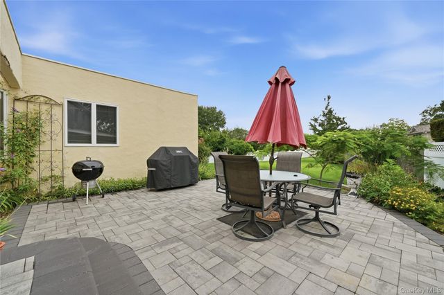 88 Central Avenue, Amityville, NY 11701