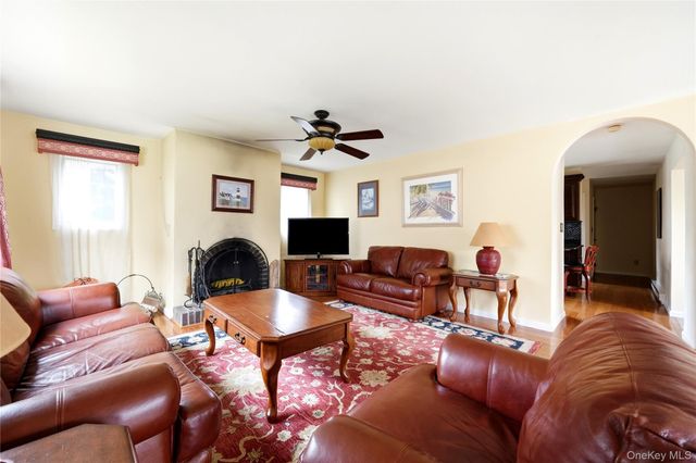 88 Central Avenue, Amityville, NY 11701