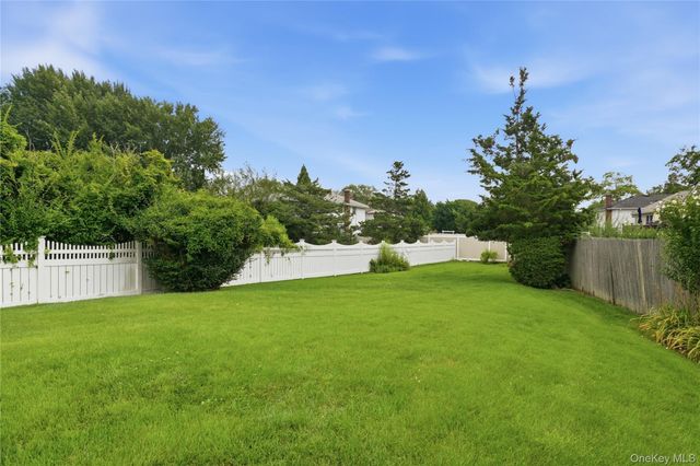 88 Central Avenue, Amityville, NY 11701