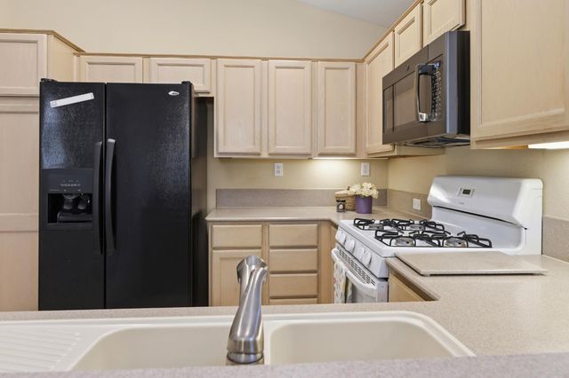 5617 Red Willow Ln, Roseville, CA 95747