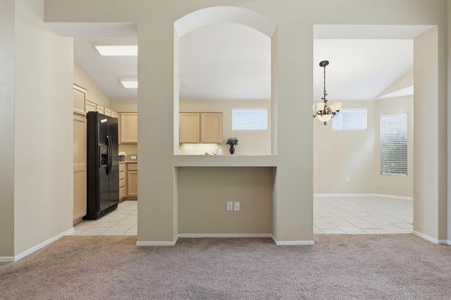 5617 Red Willow Ln, Roseville, CA 95747