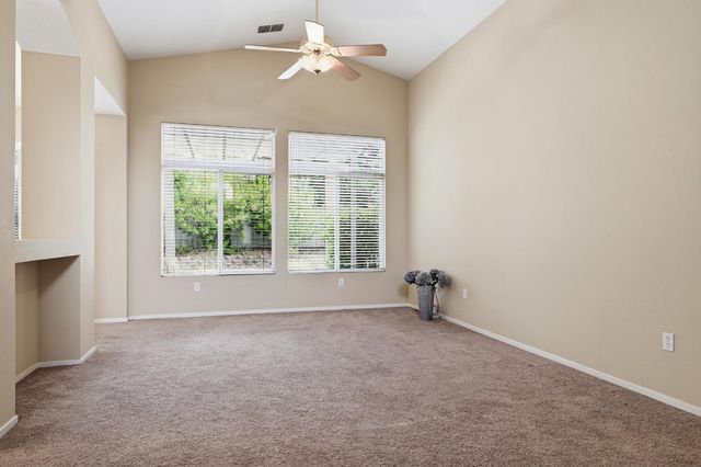 5617 Red Willow Ln, Roseville, CA 95747